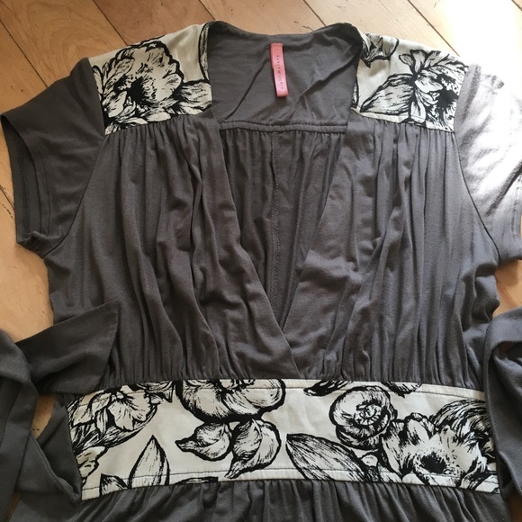 Semi formal dress - Picture 2 of 3